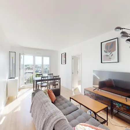 Floor With Monument Views Apartment