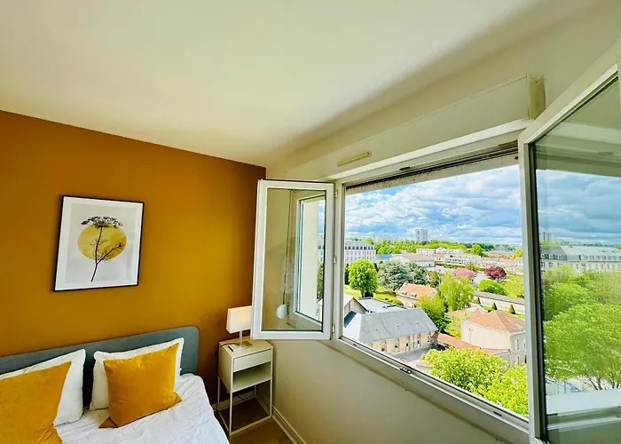 Апартаменты Top Floor With Monument Views Реймс