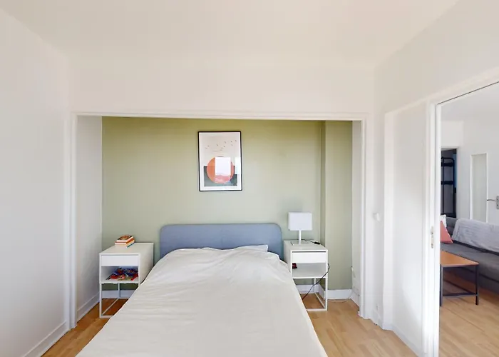 Top Floor With Monument Views Апартаменты Реймс